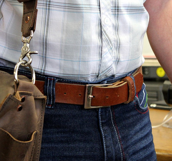 How To Choose A Black or Brown Belt For An Outfit - Copper River Bag Co.